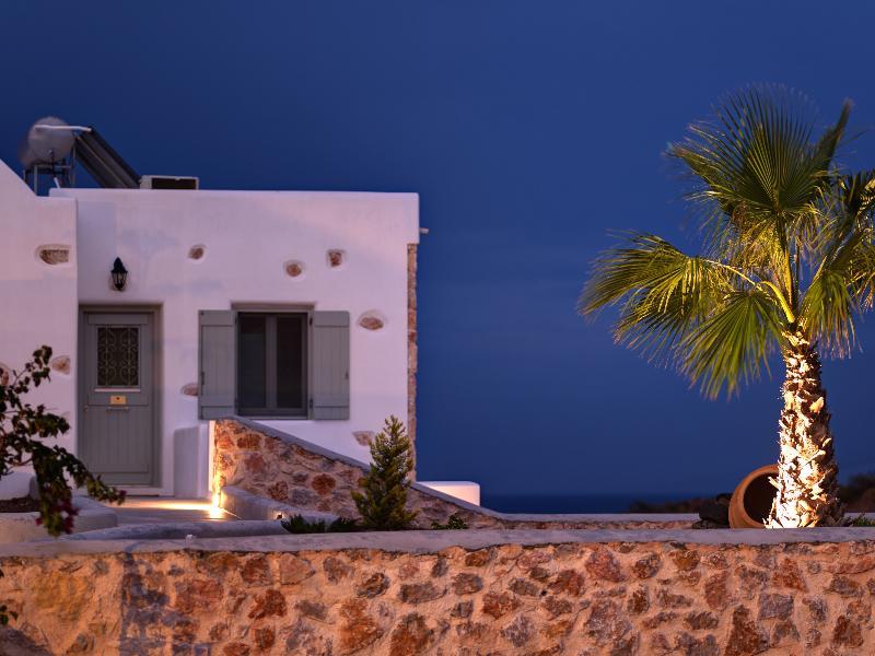 Desiterra Resort Suites & Villas Karterados  Exterior photo