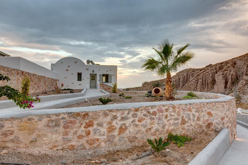Desiterra Resort Suites & Villas Karterados  Exterior photo