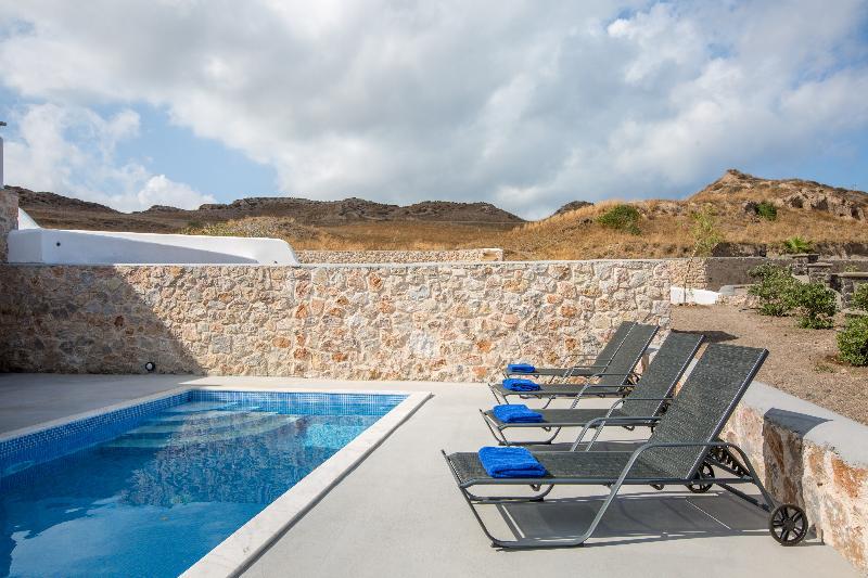 Desiterra Resort Suites & Villas Karterados  Exterior photo