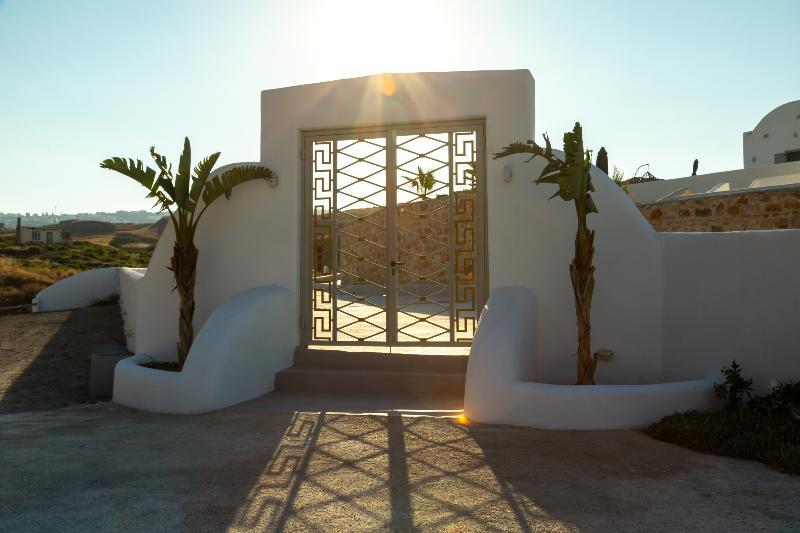Desiterra Resort Suites & Villas Karterados  Exterior photo